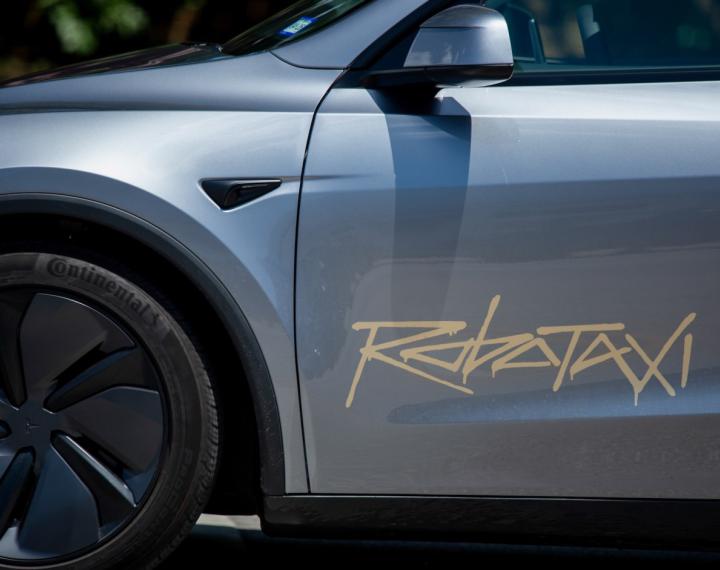 Tesla is already trying to expand its robotaxi service to Arizona 