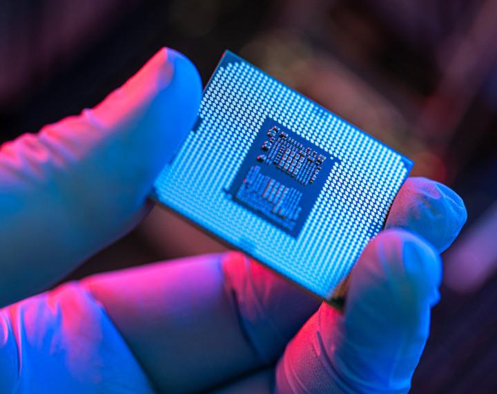 Yplasma zaps the air to cool chips for data centers