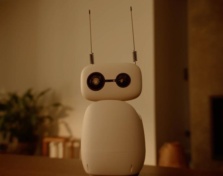 Hugging Face opens up orders for its Reachy Mini desktop robots